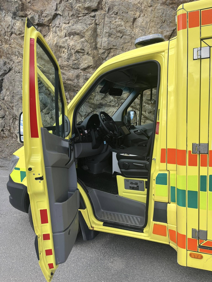 Mercedes-Benz Sprinter 319 - AMBULANCEBOX / Krankenwagen - RESERVERAD !! - Линейка: снимка 3 Mercedes-Benz Sprinter 319 - AMBULANCEBOX / Krankenwagen - RESERVERAD !! - Линейка: снимка 3