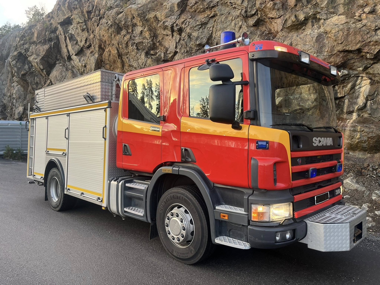 SCANIA P94GB 4x2 NZ310 - Fire engine - RESERVERAD !! - Пожарна кола: снимка 4 SCANIA P94GB 4x2 NZ310 - Fire engine - RESERVERAD !! - Пожарна кола: снимка 4