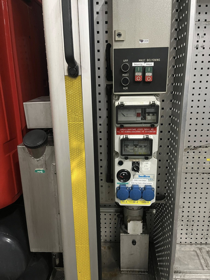 SCANIA P94GB 4x2 NZ310 - Fire engine - Пожарна кола: снимка 5 SCANIA P94GB 4x2 NZ310 - Fire engine - Пожарна кола: снимка 5