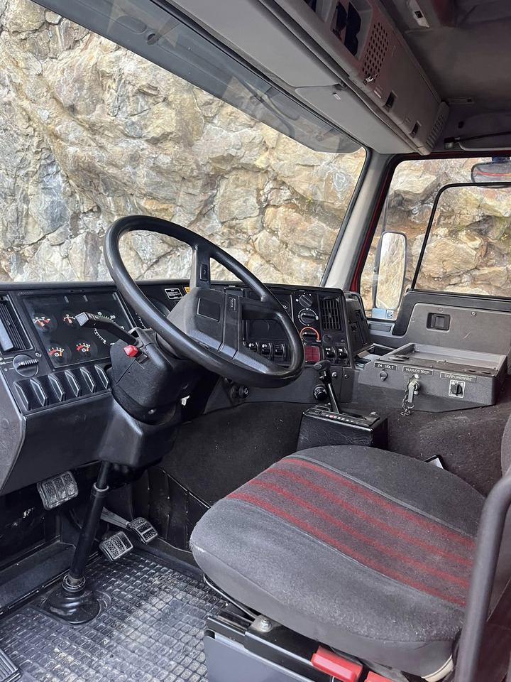 Лизинг на VOLVO FL10 4x2 - fire engine / fire truck / brandbil VOLVO FL10 4x2 - fire engine / fire truck / brandbil: снимка 14