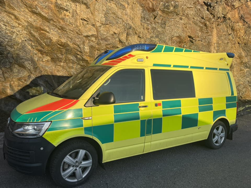 Volkswagen T6 4motions - AMBULANCE / Швидка допомога / Shvydka dopomoha - Линейка: снимка 2 Volkswagen T6 4motions - AMBULANCE / Швидка допомога / Shvydka dopomoha - Линейка: снимка 2