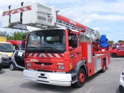 Renault Midliner M180 Drehleiter Feuerwehr EPSA23.5 1999 - Автовишка: снимка 3 Renault Midliner M180 Drehleiter Feuerwehr EPSA23.5 1999 - Автовишка: снимка 3