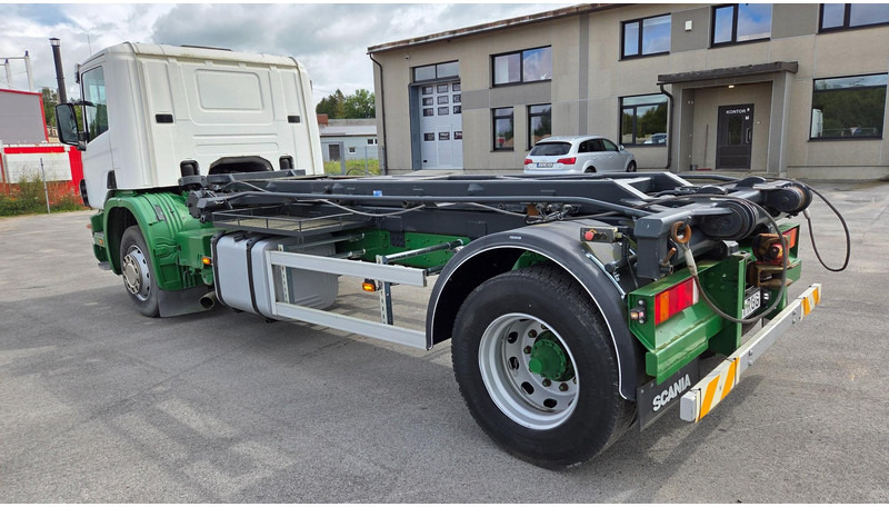 Scania P94 4X2 220 - Камион с кабелна система: снимка 4 Scania P94 4X2 220 - Камион с кабелна система: снимка 4