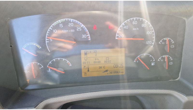 Мултилифт с кука камион, Камион с кран Volvo FL280 4X2 HMF 1560 + platform: снимка 16 Мултилифт с кука камион, Камион с кран Volvo FL280 4X2 HMF 1560 + platform: снимка 16