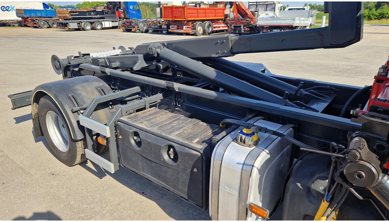 Мултилифт с кука камион, Камион с кран Volvo FL280 4X2 HMF 1560 + platform: снимка 11 Мултилифт с кука камион, Камион с кран Volvo FL280 4X2 HMF 1560 + platform: снимка 11