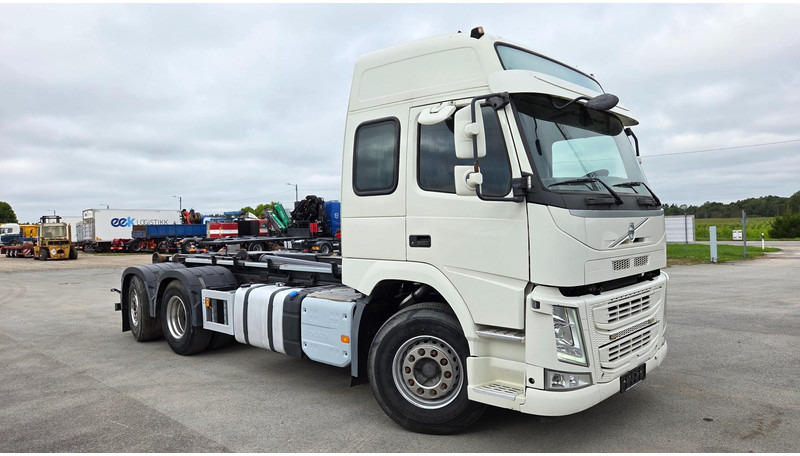 Volvo FM460 6X2*4 - Мултилифт с кука камион: снимка 2 Volvo FM460 6X2*4 - Мултилифт с кука камион: снимка 2