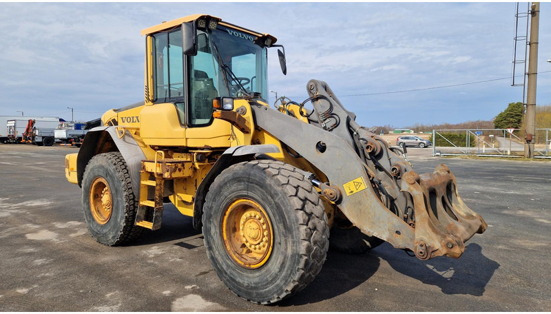 Volvo L90F - Колесен товарач: снимка 2 Volvo L90F - Колесен товарач: снимка 2