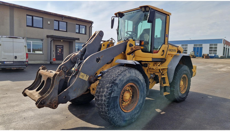 Volvo L90F - Колесен товарач: снимка 1 Volvo L90F - Колесен товарач: снимка 1
