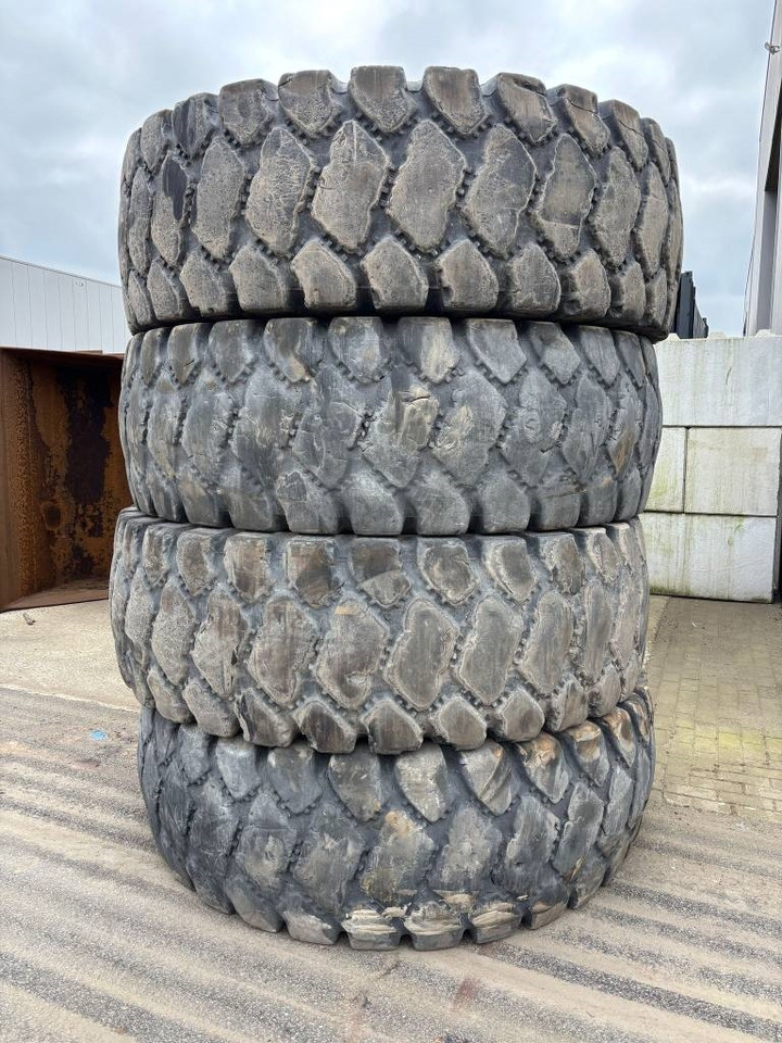 Bridgestone 24.00R35 (4pcs) - Гума за Строителна техника: снимка 1 Bridgestone 24.00R35 (4pcs) - Гума за Строителна техника: снимка 1