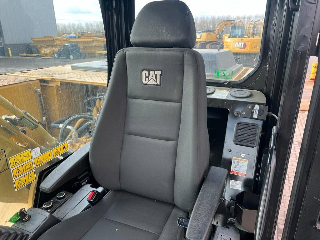 Нови Верижен багер CAT 320 D3 GC: снимка 15