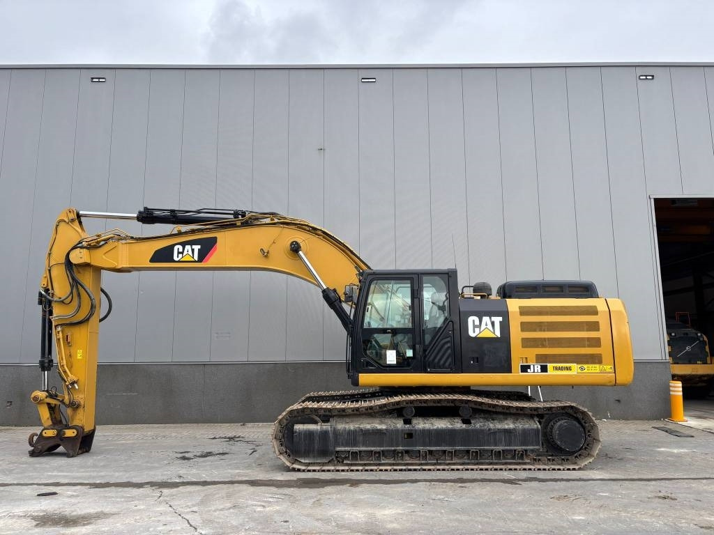 CAT 336F L XE (New Undercarriage) - Верижен багер: снимка 2 CAT 336F L XE (New Undercarriage) - Верижен багер: снимка 2