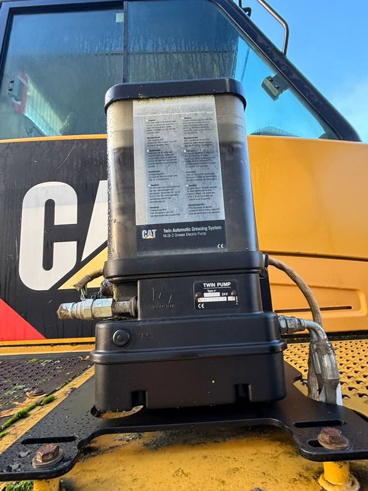 CAT 735 B (Under Preparation) - Съчленен самосвал: снимка 5 CAT 735 B (Under Preparation) - Съчленен самосвал: снимка 5