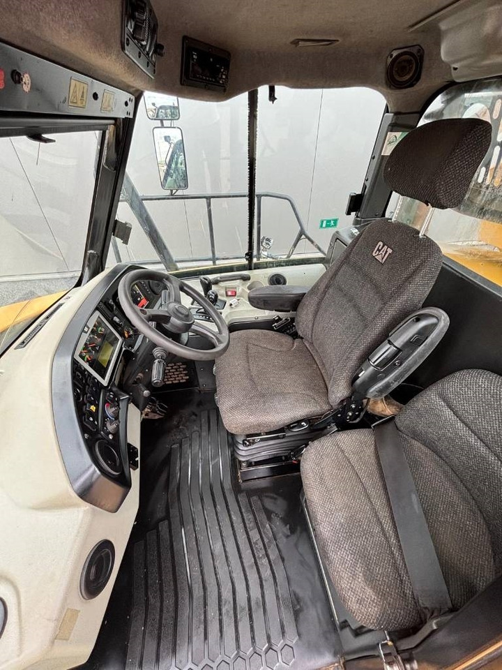 Съчленен самосвал CAT 745 C: снимка 11