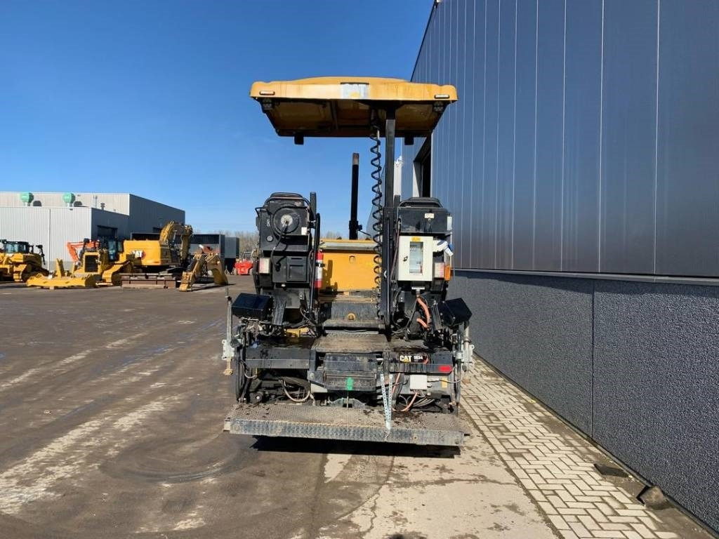 CAT AP355F - Асфалтополагач: снимка 4 CAT AP355F - Асфалтополагач: снимка 4