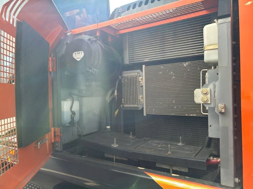 Колесен багер Hitachi ZX 140 W-5B: снимка 31