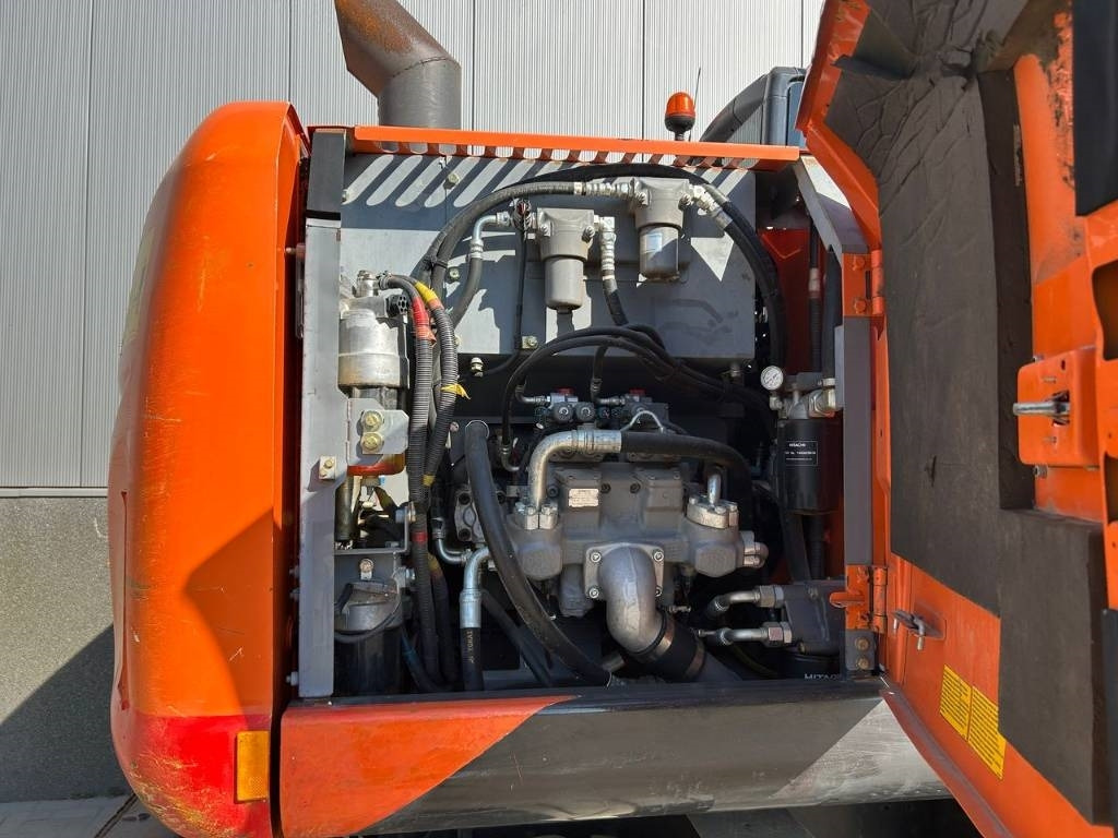 Колесен багер Hitachi ZX 140 W-5B: снимка 27