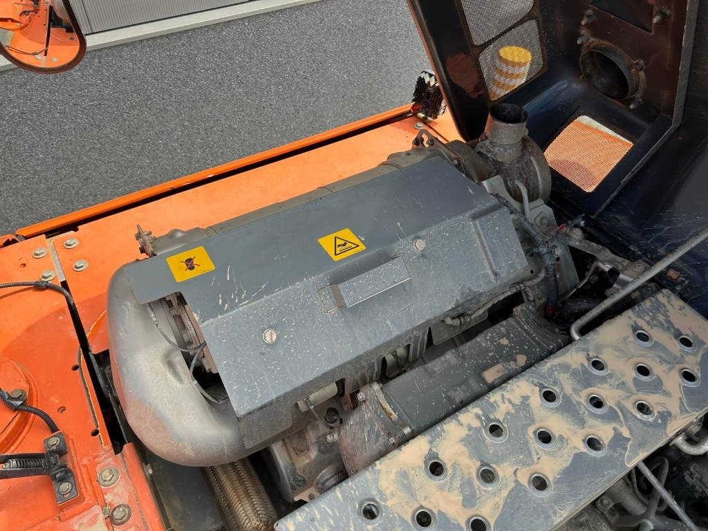 Верижен багер Hitachi ZX 250 LC-6 (GPS Prepared): снимка 29