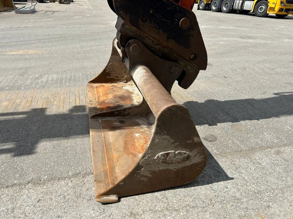 Верижен багер Hitachi ZX 250 LC-6 (GPS Prepared): снимка 21