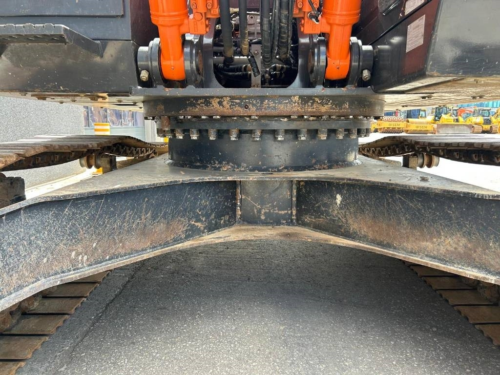 Верижен багер Hitachi ZX 250 LC-6 (GPS Prepared): снимка 19