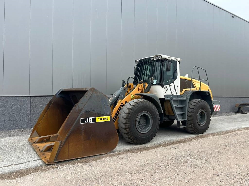 Liebherr L 550 (Comes with High-tip - Mit Hochkipper) - Колесен товарач: снимка 2 Liebherr L 550 (Comes with High-tip - Mit Hochkipper) - Колесен товарач: снимка 2