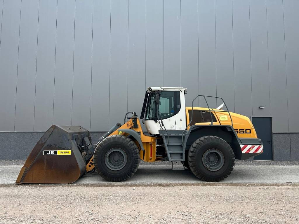 Liebherr L 550 (Comes with High-tip - Mit Hochkipper) - Колесен товарач: снимка 1 Liebherr L 550 (Comes with High-tip - Mit Hochkipper) - Колесен товарач: снимка 1