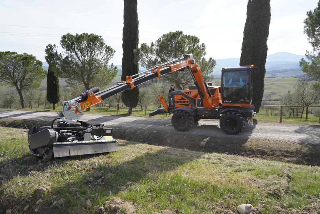 Energreen ILF Alpha T12 - Шредер с телескопично рамо: снимка 1 Energreen ILF Alpha T12 - Шредер с телескопично рамо: снимка 1