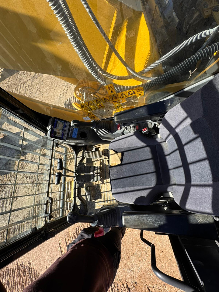 KOMATSU PC210 NLC-11 - Мини багер: снимка 4 KOMATSU PC210 NLC-11 - Мини багер: снимка 4