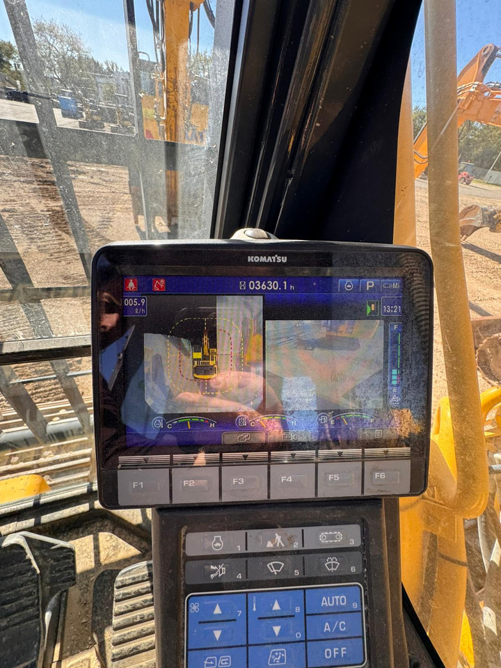 KOMATSU PC210 NLC-11 - Мини багер: снимка 3 KOMATSU PC210 NLC-11 - Мини багер: снимка 3