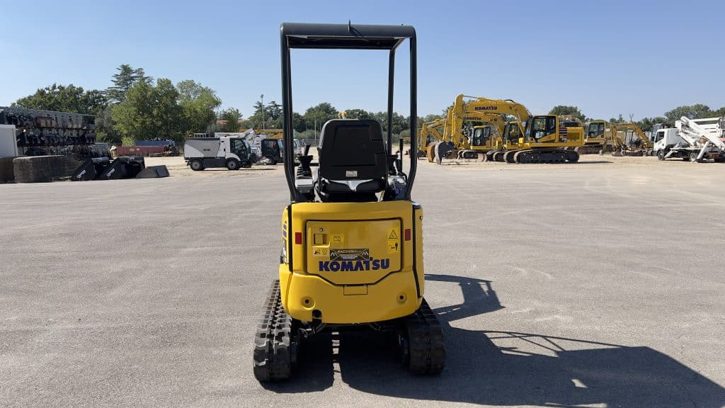 Komatsu PC16 R-3 HS - Мини багер: снимка 4 Komatsu PC16 R-3 HS - Мини багер: снимка 4