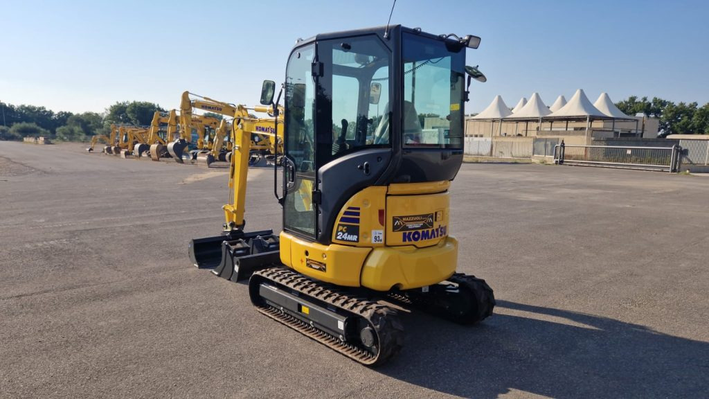 Komatsu PC24 MR-5 - Мини багер: снимка 4 Komatsu PC24 MR-5 - Мини багер: снимка 4