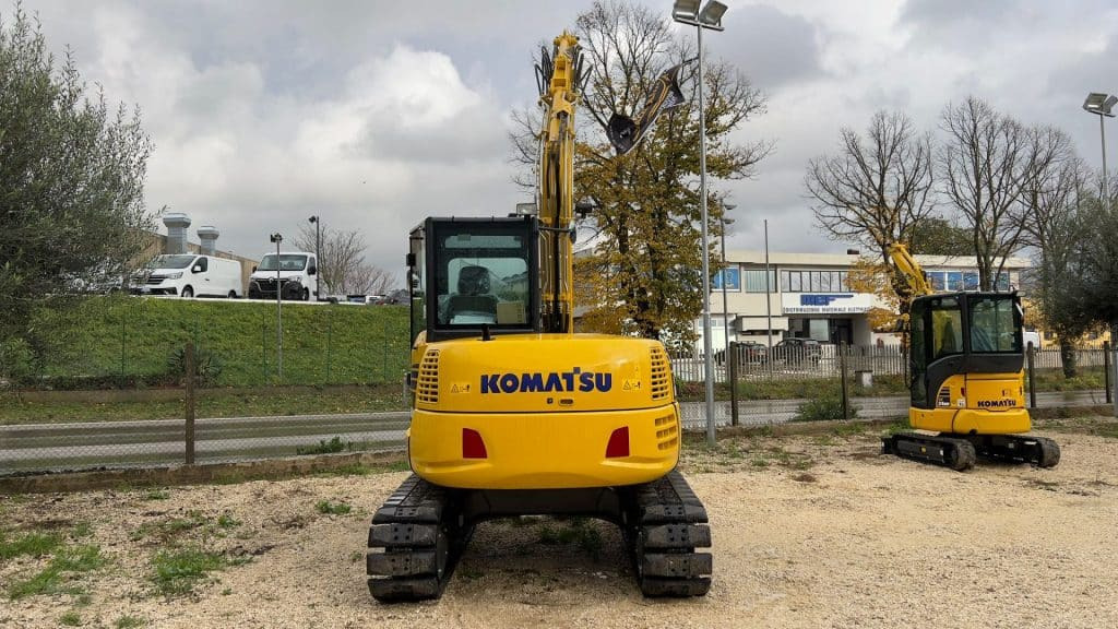 Komatsu PC80 MR-5 - Мини багер: снимка 3 Komatsu PC80 MR-5 - Мини багер: снимка 3
