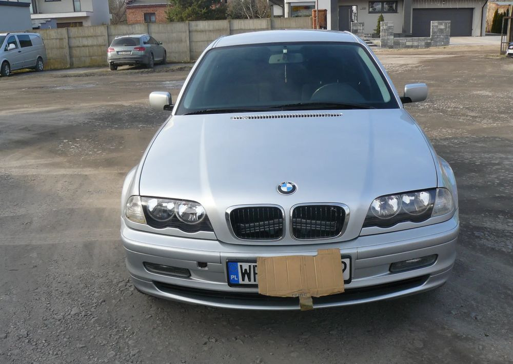 BMW Seria 3 320i - Седан: снимка 1 BMW Seria 3 320i - Седан: снимка 1