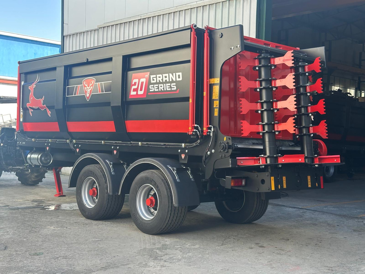 Novatar Manure Spreader Trailer 20 M3 - Разпръсквач за оборски тор: снимка 1 Novatar Manure Spreader Trailer 20 M3 - Разпръсквач за оборски тор: снимка 1