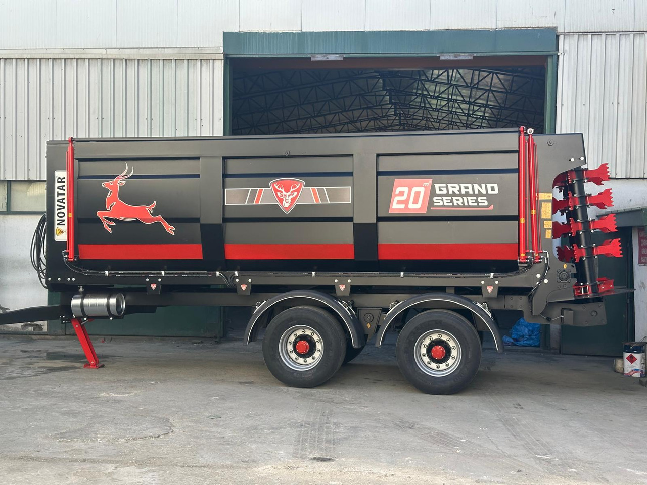 Novatar Manure Spreader Trailer 20 M3 - Разпръсквач за оборски тор: снимка 3 Novatar Manure Spreader Trailer 20 M3 - Разпръсквач за оборски тор: снимка 3