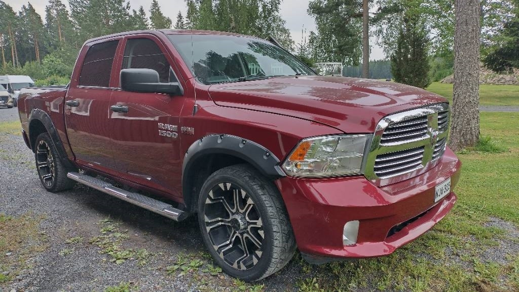 Dodge RAM 1500 5,7 hemi - Пикап: снимка 1 Dodge RAM 1500 5,7 hemi - Пикап: снимка 1