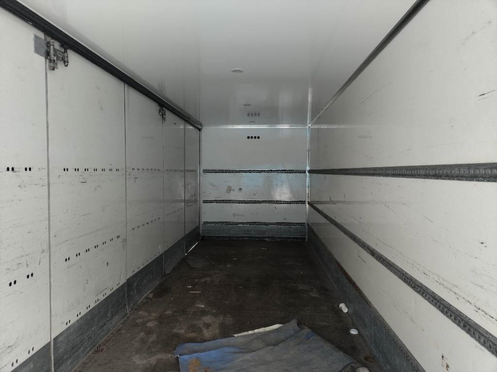 Fokor kokosivuauk.kori 8,64m pitkä - Каросерия - фургон: снимка 4 Fokor kokosivuauk.kori 8,64m pitkä - Каросерия - фургон: снимка 4