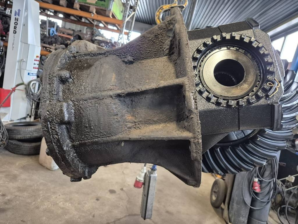 MAN HYD-1370 Etuperä ratio 3,70 - Ос и части за Камион: снимка 1 MAN HYD-1370 Etuperä ratio 3,70 - Ос и части за Камион: снимка 1