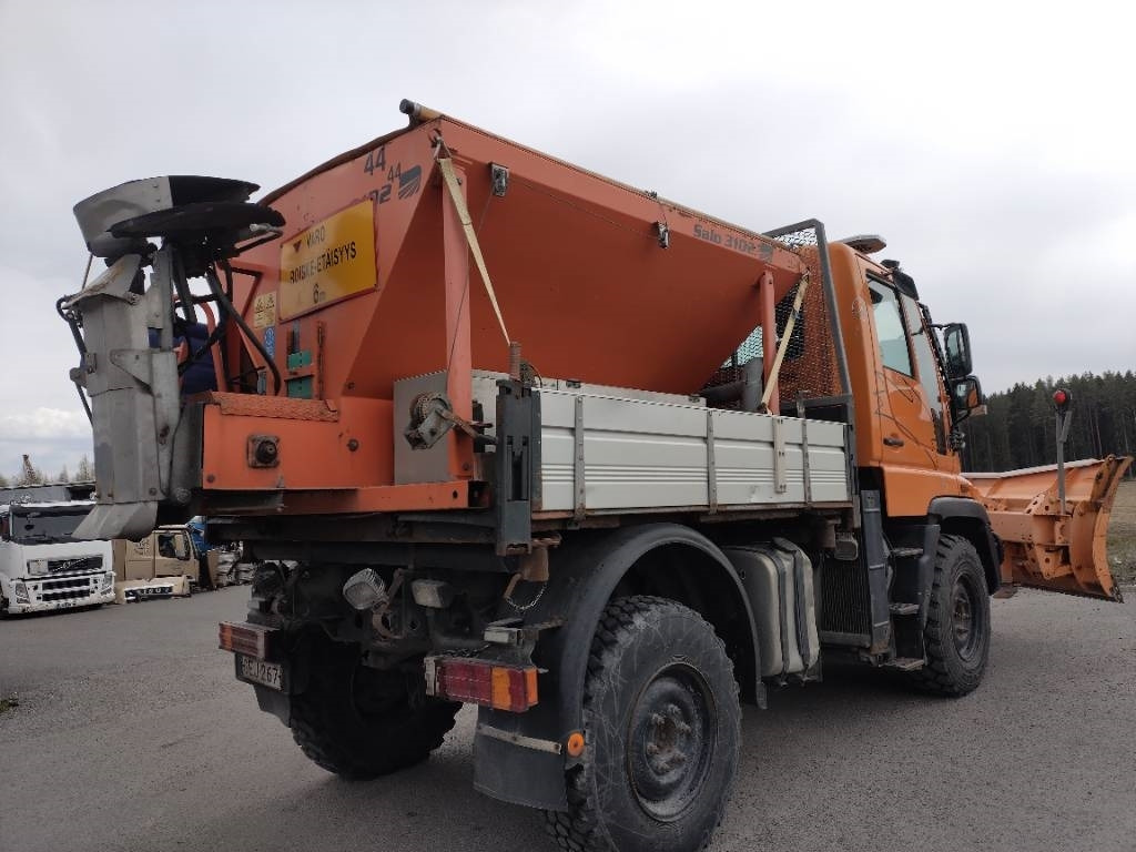 Mercedes-Benz Unimog ,hiekoitin,aura,kippilava - Снегорин: снимка 3 Mercedes-Benz Unimog ,hiekoitin,aura,kippilava - Снегорин: снимка 3