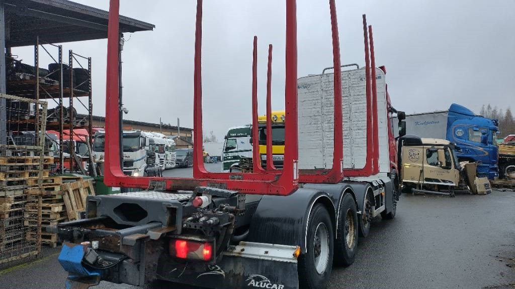 Scania XT650 8x4 puuvarustus,rautajouset - Камион за дърва: снимка 2 Scania XT650 8x4 puuvarustus,rautajouset - Камион за дърва: снимка 2