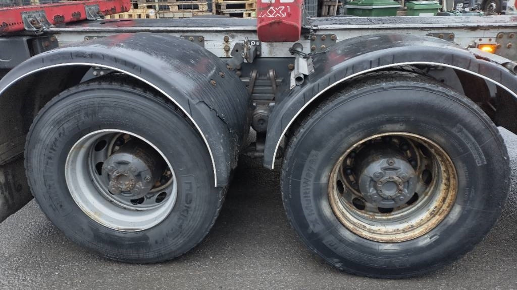 Scania XT650 8x4 puuvarustus,rautajouset - Камион за дърва: снимка 3 Scania XT650 8x4 puuvarustus,rautajouset - Камион за дърва: снимка 3