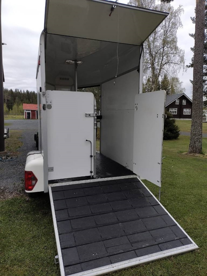 Umeå A45 Hevostraileri, etupurku - За превоз на животни ремарке: снимка 4 Umeå A45 Hevostraileri, etupurku - За превоз на животни ремарке: снимка 4