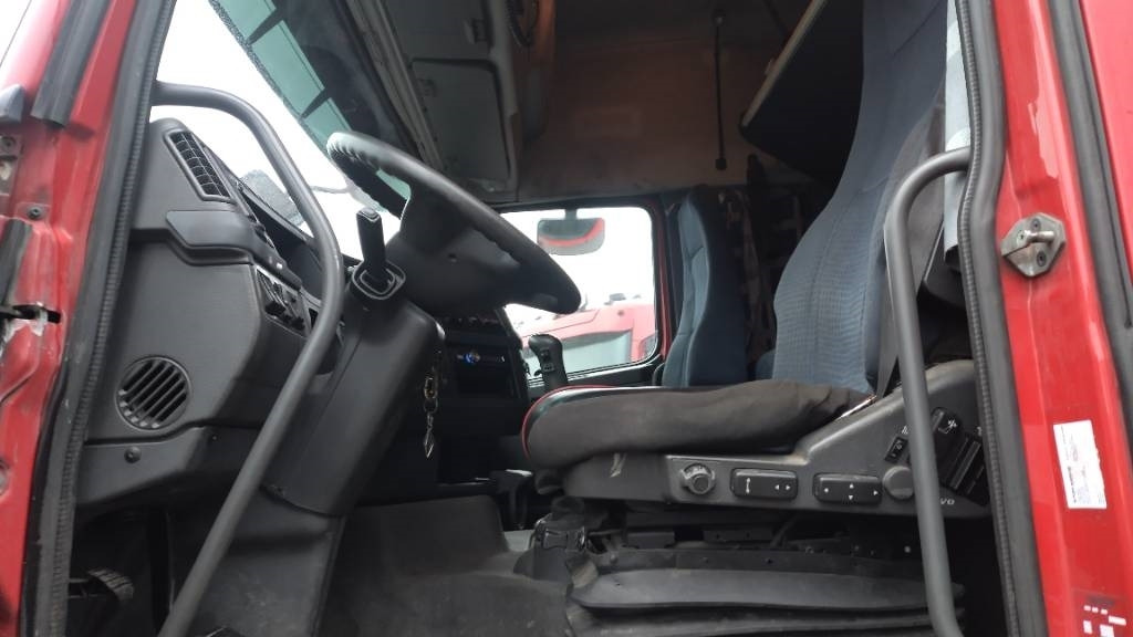 Volvo FH480 6x2 takateli veturi, hydrauliikka,manuaali - Влекач: снимка 5 Volvo FH480 6x2 takateli veturi, hydrauliikka,manuaali - Влекач: снимка 5