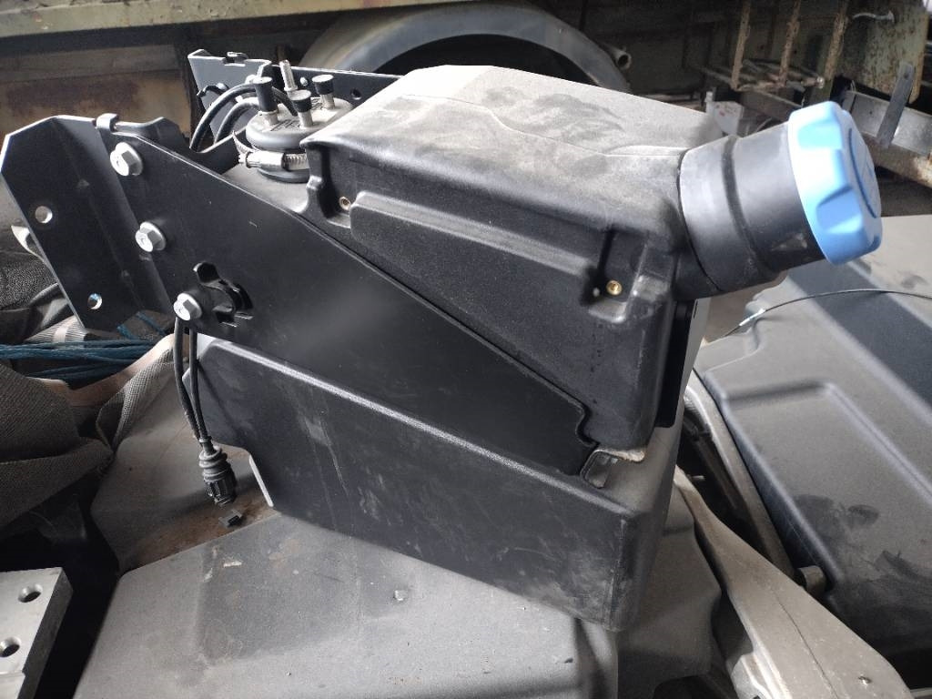 Volvo Adblue säiliö FL - Рама/ Шаси за Камион: снимка 1 Volvo Adblue säiliö FL - Рама/ Шаси за Камион: снимка 1