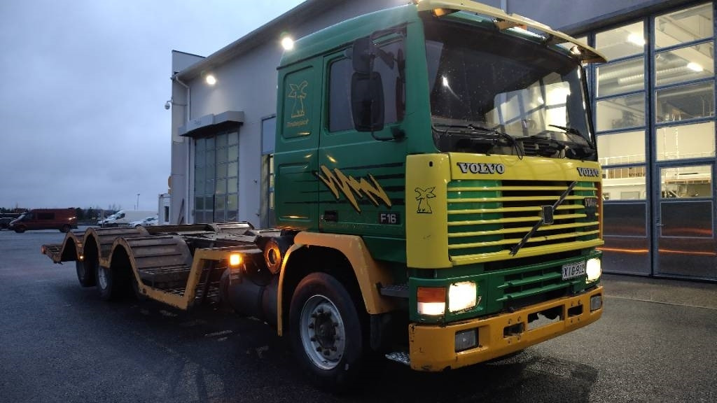 Volvo F16 8x2 metsäkone ritilä, rautajouset,hydr.perä - Камион за дърва: снимка 2 Volvo F16 8x2 metsäkone ritilä, rautajouset,hydr.perä - Камион за дърва: снимка 2