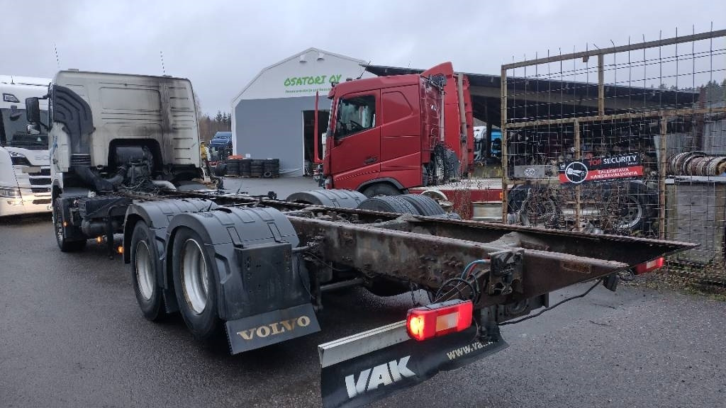 Volvo FH13 6x2 alusta, manuaalivaihteisto - Шаси кабина: снимка 4 Volvo FH13 6x2 alusta, manuaalivaihteisto - Шаси кабина: снимка 4