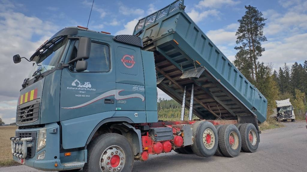 Volvo FH13 8x4 autom.kasettilava - Самосвал камион: снимка 3 Volvo FH13 8x4 autom.kasettilava - Самосвал камион: снимка 3