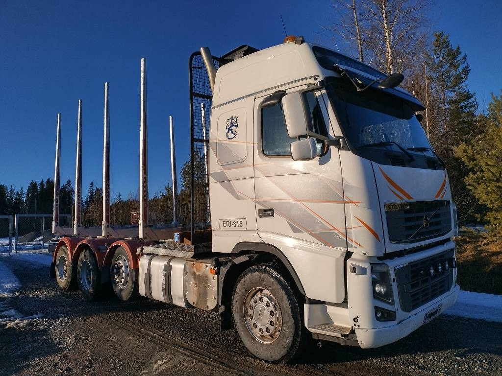 Volvo FH750 puuvarustus, napaperät,trippeli - Камион за дърва: снимка 2 Volvo FH750 puuvarustus, napaperät,trippeli - Камион за дърва: снимка 2