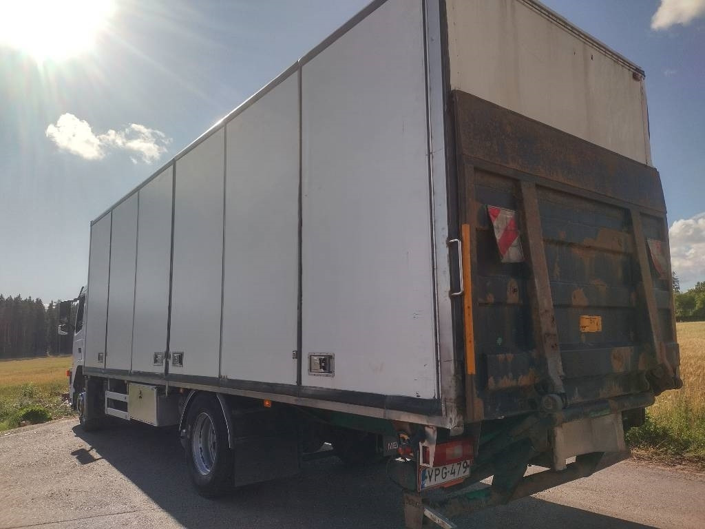 Volvo FM9 4x2 8,40m pitkä kylkiaukeava kori - Камион фургон: снимка 5 Volvo FM9 4x2 8,40m pitkä kylkiaukeava kori - Камион фургон: снимка 5