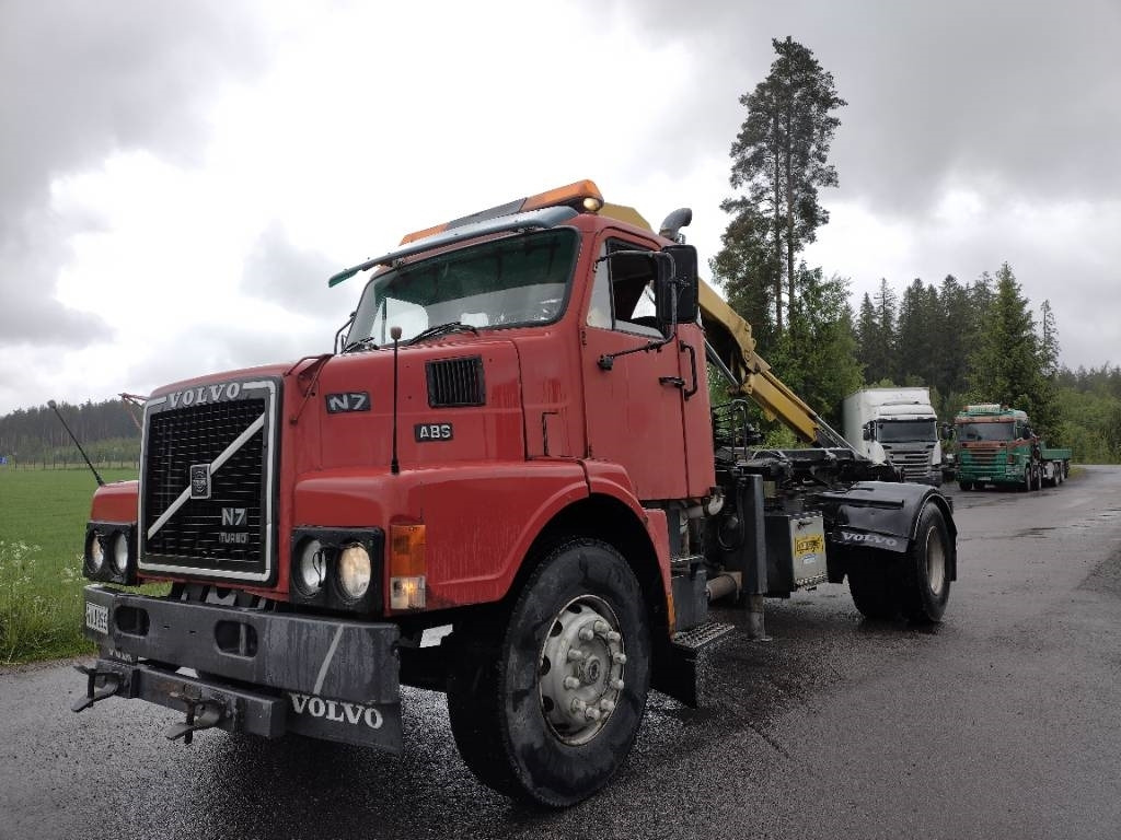 Volvo N7 Tico nosturi ja vl-laite,280tkm!! - Мултилифт за контейнери камион: снимка 1 Volvo N7 Tico nosturi ja vl-laite,280tkm!! - Мултилифт за контейнери камион: снимка 1