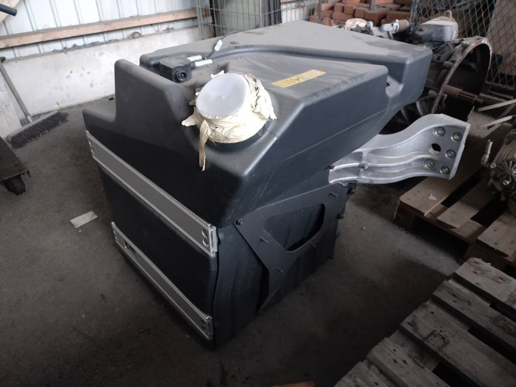 Volvo Polttoaine tankki 2+2  - Рама/ Шаси за Камион: снимка 2 Volvo Polttoaine tankki 2+2  - Рама/ Шаси за Камион: снимка 2